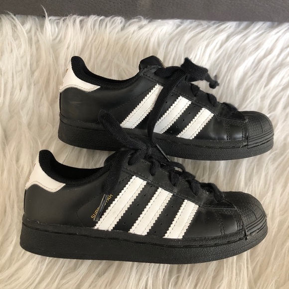 adidas shoes classic black